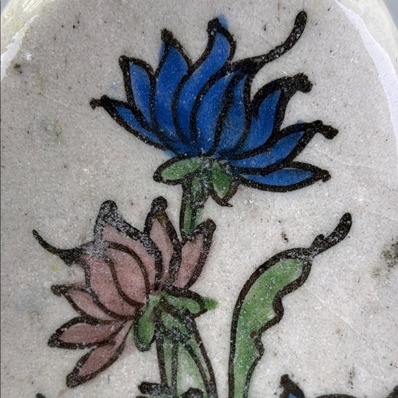 Antique Handcrafted Persian Iznik Vase - Picture 6 of 12